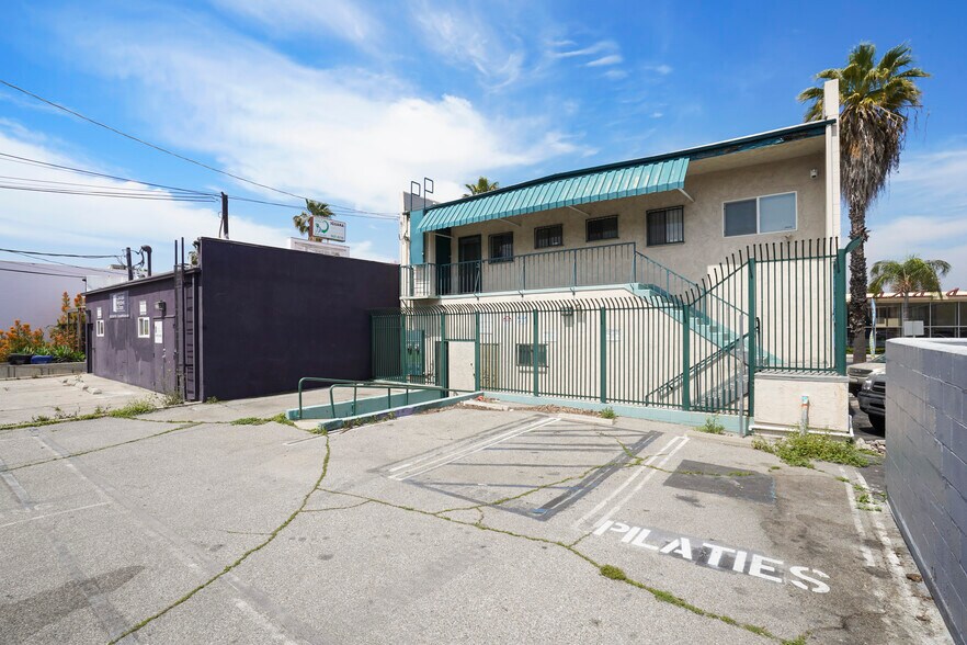 More Photos Of 14406-14410 Ventura Blvd, Sherman Oaks Storefront Retail Office For Lease