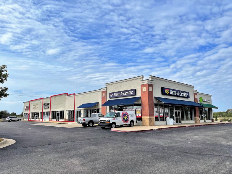 More Photos Of 133 E 47th St S, Wichita Unknown For Lease