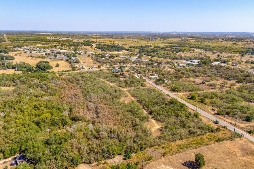More Photos Of TBD HACKBERRY St, Luling Land For Sale