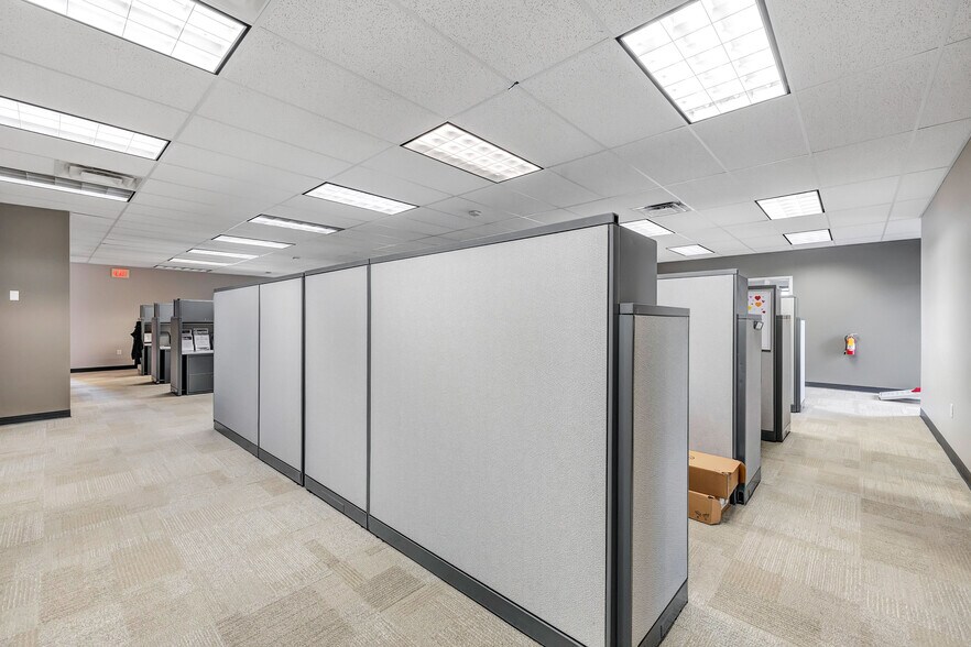 More Photos Of 2109 E Capitol Dr, Appleton Office For Lease