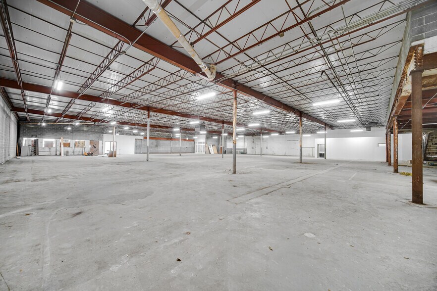 More Photos Of 5050 S State St, Chicago Storefront Retail Office For Lease