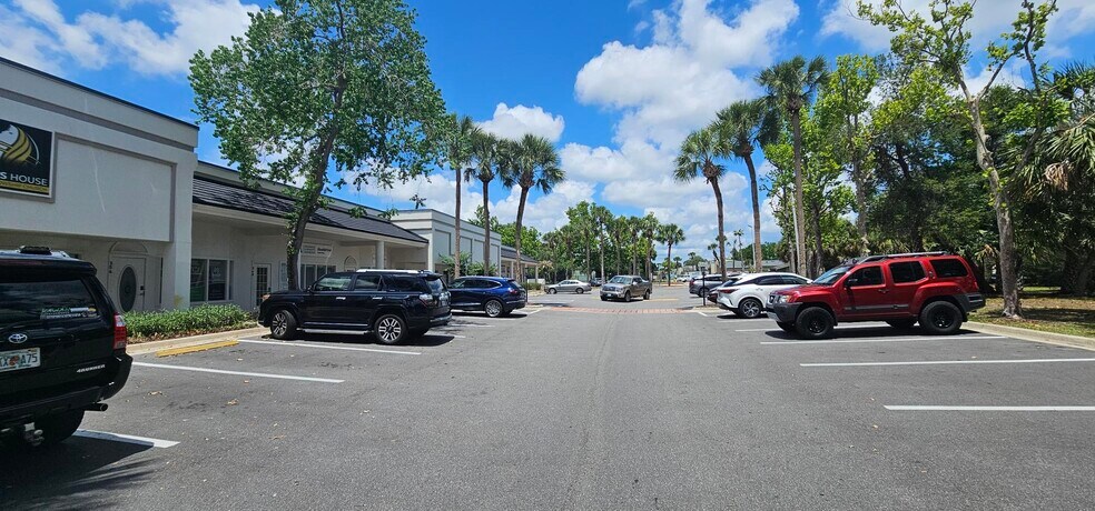 More Photos Of 218-384 Wilshire Blvd, Casselberry Office For Lease