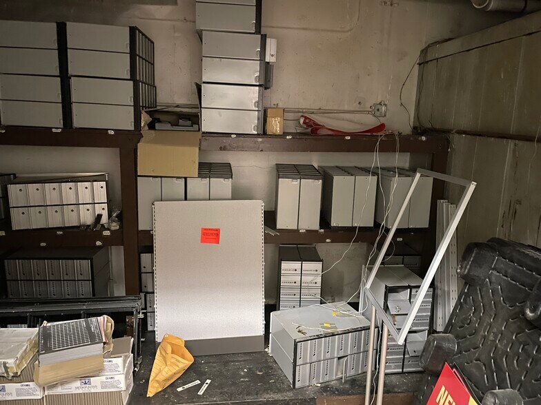 More Photos Of 441 N Lake St, Madison Storefront Retail Office For Sale