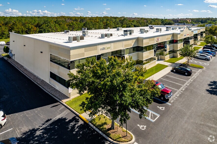 More Photos Of 6450 Kingspointe Pky, Orlando Light Distribution For Lease