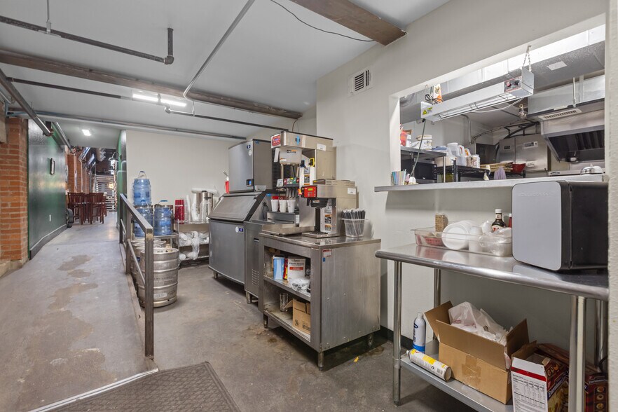 More Photos Of 418 N Grant Ave, Odessa Bar For Sale