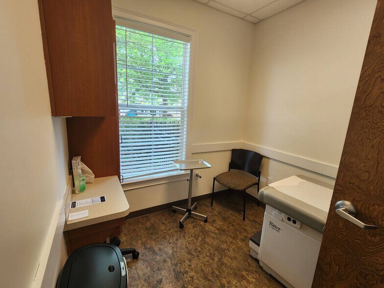 More Photos Of 418 Town Park Blvd, Evans Medical For Lease