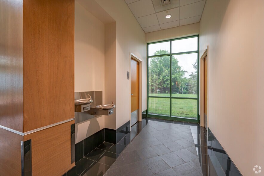 More Photos Of 93 Lake Ave, Danbury Office For Lease