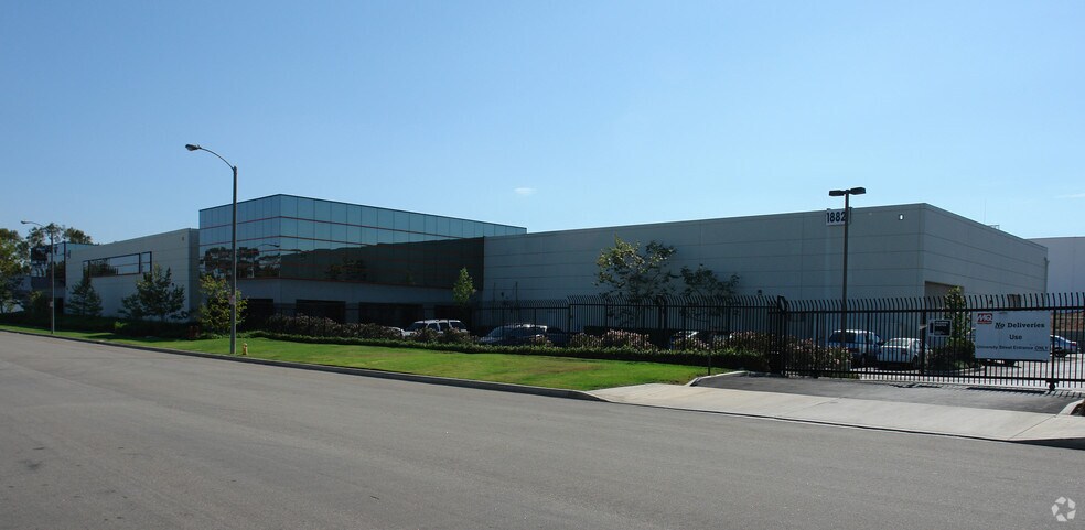 More Photos Of 18821-18841 S Broadwick St, Compton Warehouse For Lease