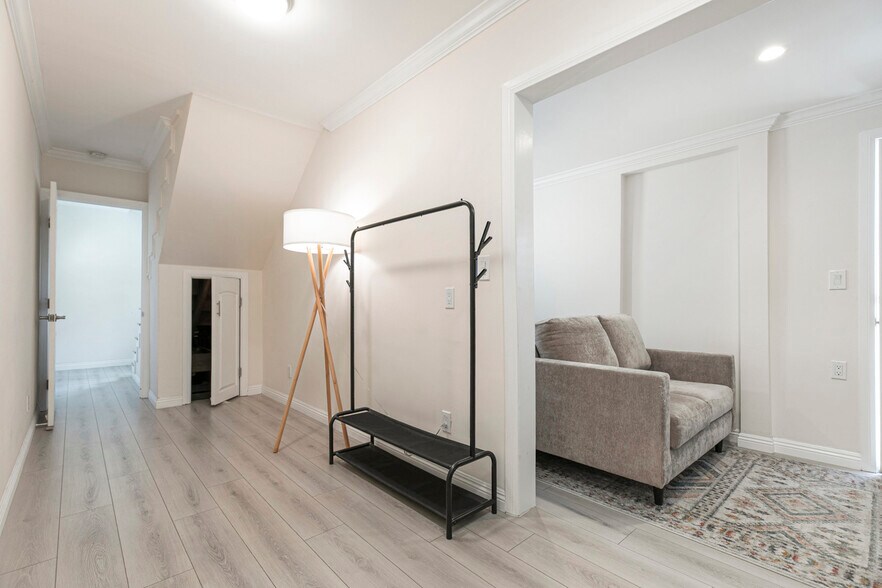 More Photos Of 2014-2016 Peyton Ave, Burbank Apartments For Sale