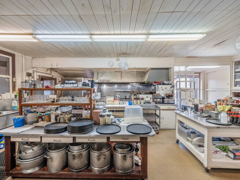 More Photos Of 82-6151 Hawaii Belt Rd, Captain Cook Hotel For Sale