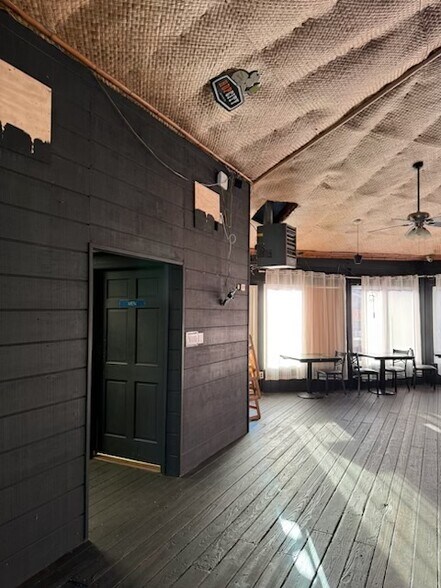 More Photos Of 2207 Pulaski Hwy, Edgewood Restaurant For Lease