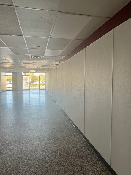 More Photos Of 501 E Princeton Dr, Princeton Storefront For Lease