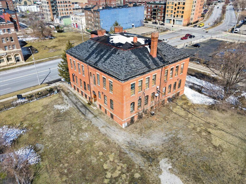 More Photos Of 453 Martin Luther King Jr. Blvd, Detroit Loft Creative Space For Sale