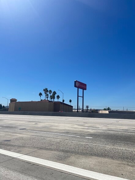 More Photos Of 2900 N San Fernando Blvd, Burbank Hotel For Lease