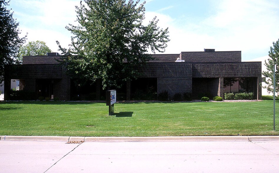 More Photos Of 31701 Research Park Dr, Madison Heights Distribution For Lease