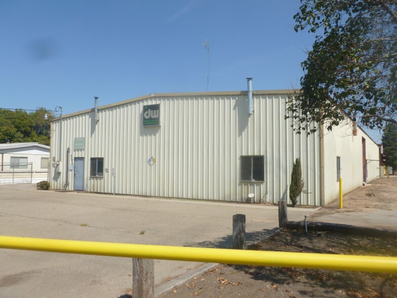 More Photos Of 43016 Road 68, Reedley Warehouse For Lease
