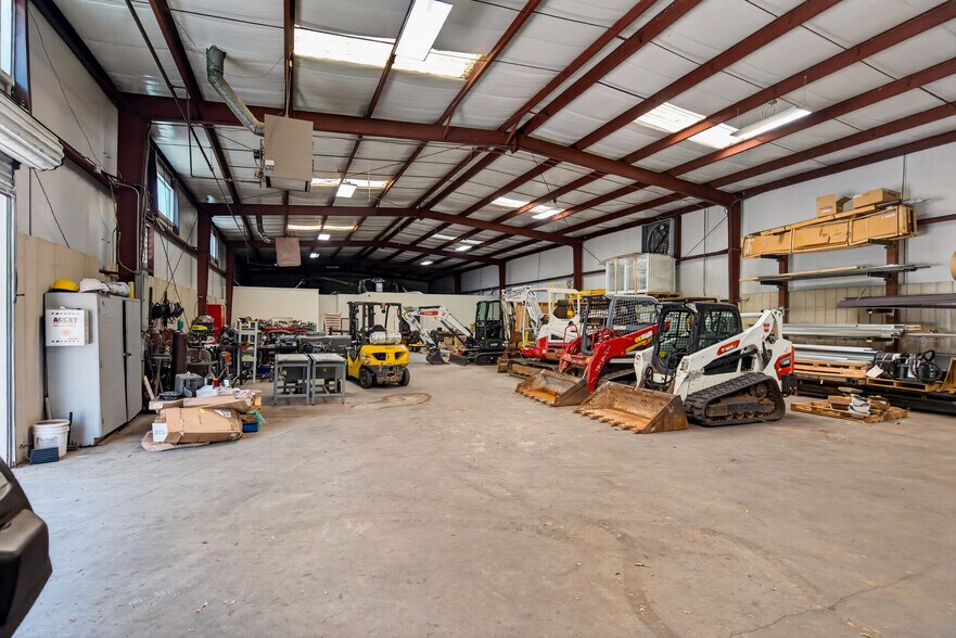 More Photos Of 211 Whitesville St, Lagrange Showroom For Sale