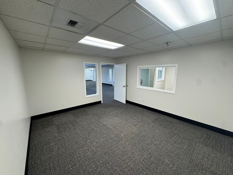 More Photos Of 3077 20th St E, Fife Warehouse For Lease