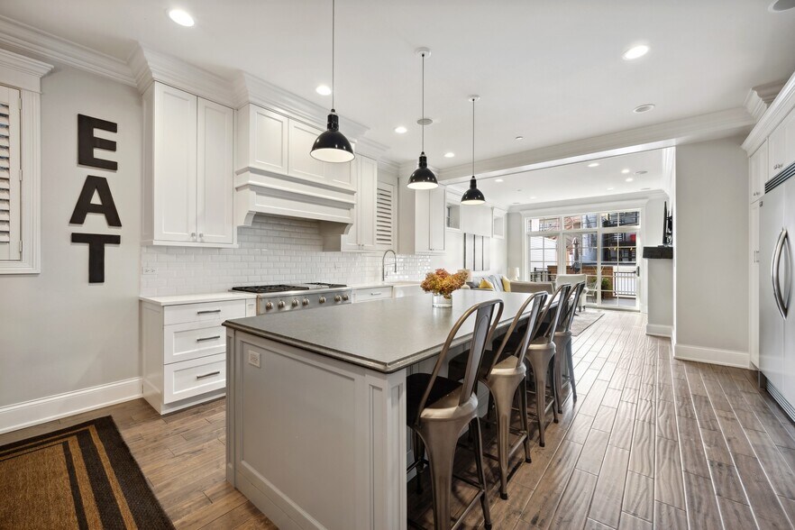 More Photos Of 1428 N Cleveland Ave, Chicago Hospitality For Sale