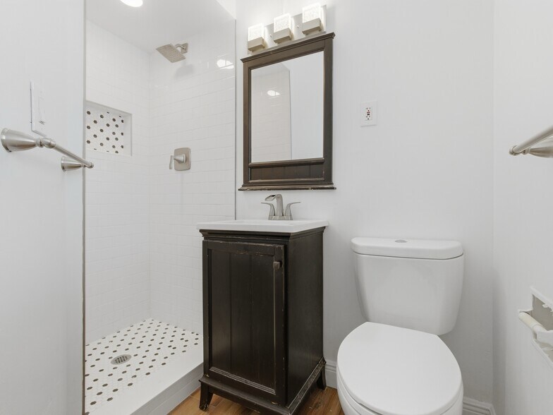 More Photos Of 82-84 SE 4th Ave, Delray Beach, Delray Beach Storefront Retail Residential For Sale