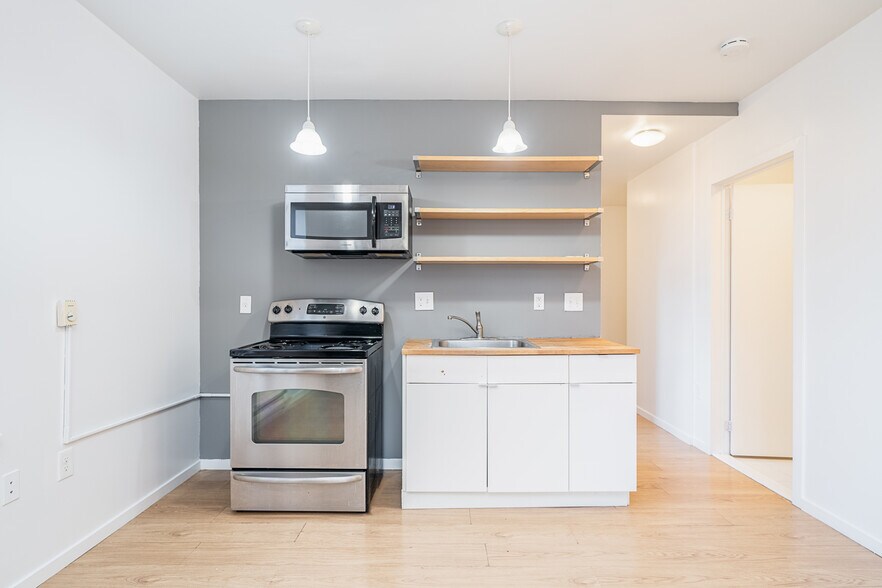 More Photos Of 4701-4705 Park Ave, Union City Apartments For Sale