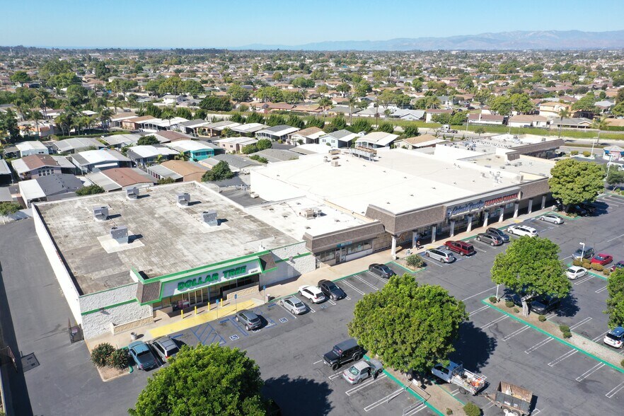 More Photos Of 4833-4917 S Rose Ave, Oxnard Supermarket For Sale