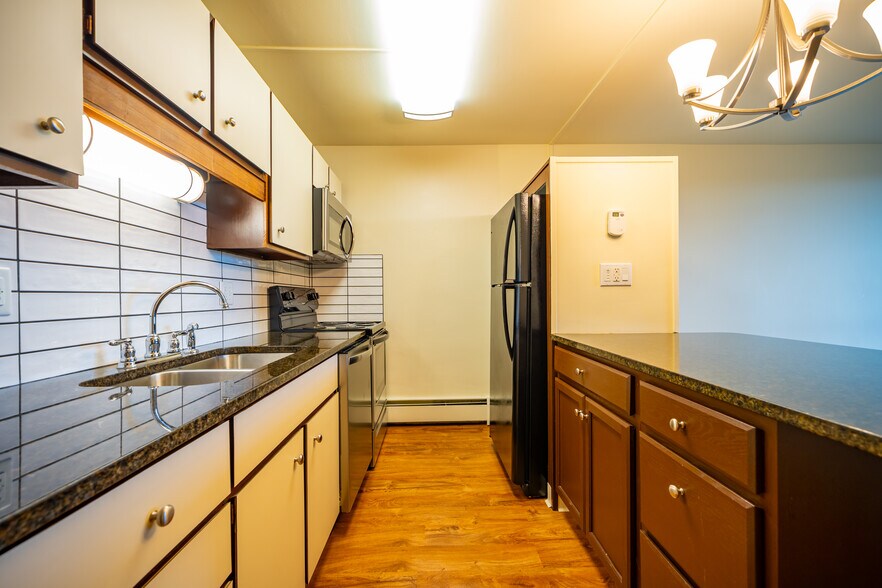 More Photos Of 2550 Second St, Cuyahoga Falls Apartments For Sale