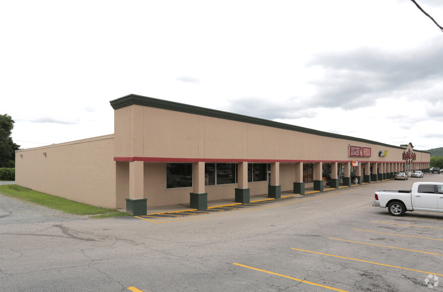 Primary Photo Of 416 W Main St, Manchester Storefront For Lease