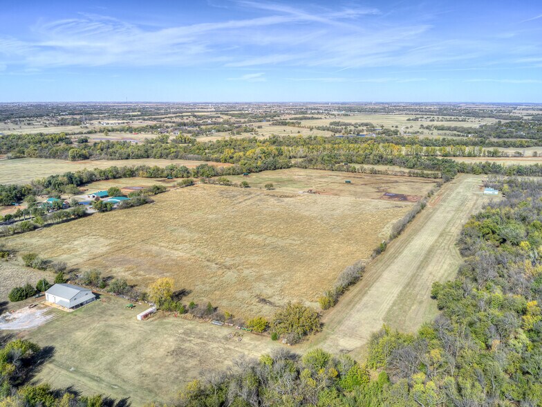 More Photos Of 6701 NW 178th St, Edmond Flex For Sale