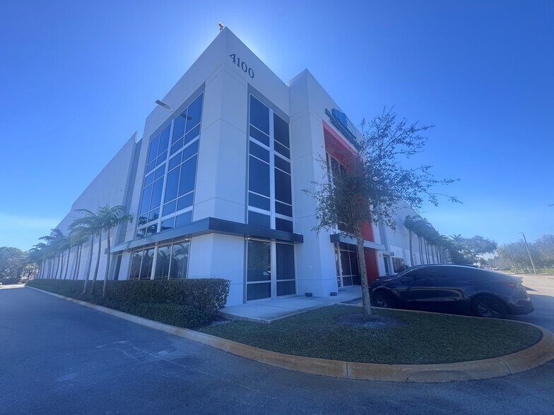 More Photos Of 4100 NW 142nd St, Opa Locka Warehouse For Lease