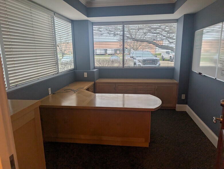 More Photos Of 4498-4518 128th Ave, Holland Manufacturing For Sale