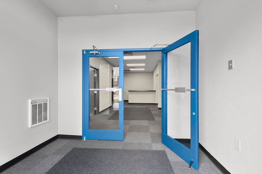 More Photos Of 3051 Delta Marine Dr, Reynoldsburg Flex For Sale