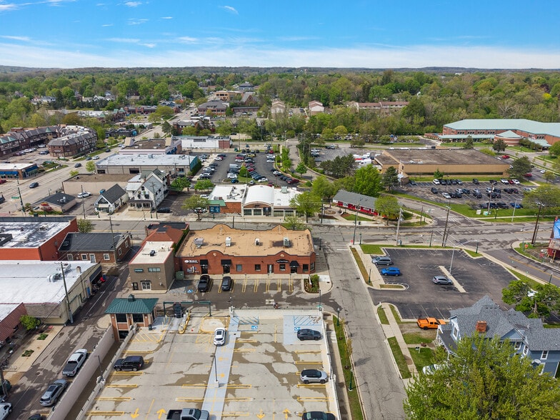 More Photos Of 130-150 E University Dr, Rochester Storefront Retail Office For Lease