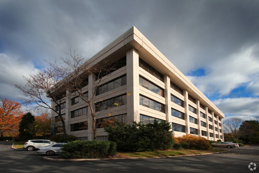 More Photos Of 150 White Plains Rd, Tarrytown Medical For Lease