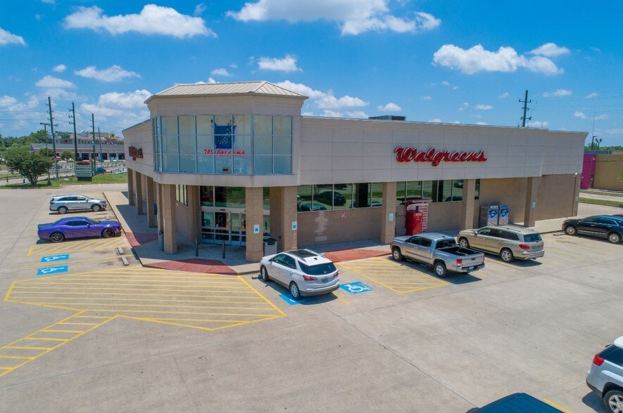 More Photos Of 8942 W Sam Houston Pkwy N, Houston Drugstore For Sale