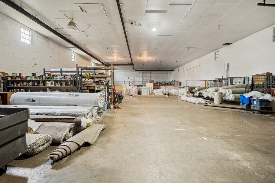 More Photos Of 207 Hawthorne Ave, Saint Joseph Warehouse For Sale