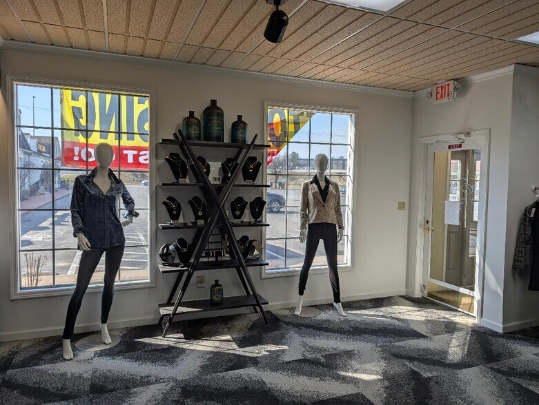 More Photos Of 131-135 Ghent Rd, Fairlawn General Retail For Sale