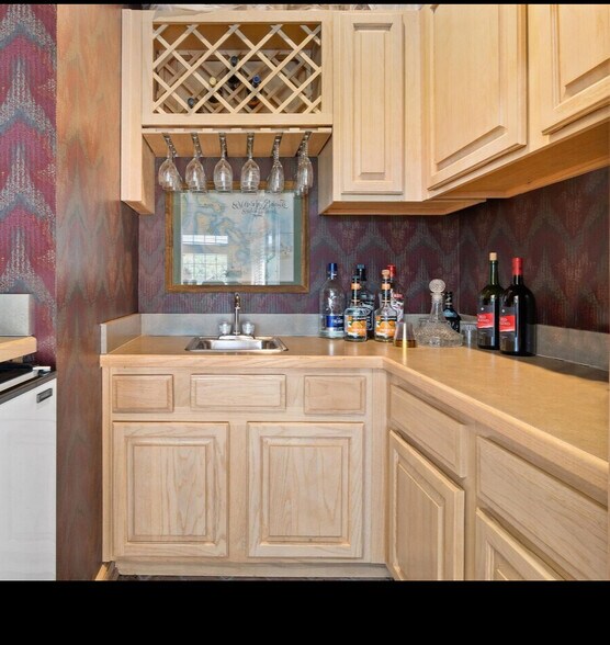 More Photos Of 15400 S US Highway 301, Summerfield Office For Sale