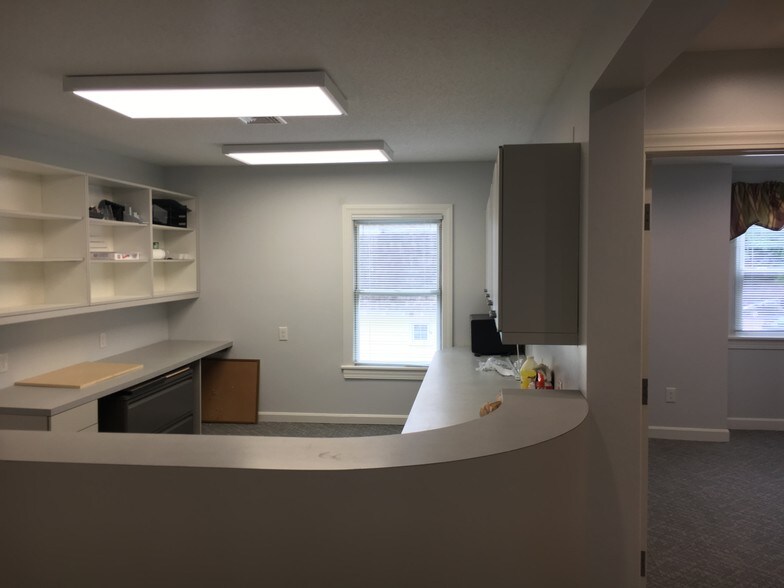 More Photos Of 965 Hopmeadow St, Simsbury Office For Lease