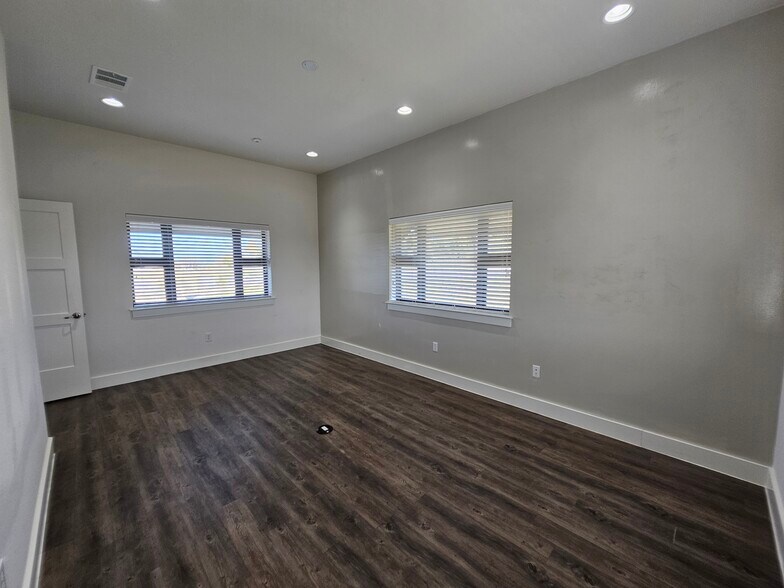 More Photos Of 230 Klattenhoff Ln, Hutto Office For Lease