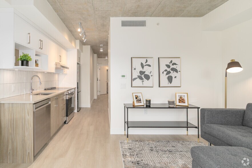 More Photos Of 825 Fort St, Victoria Apartments For Lease