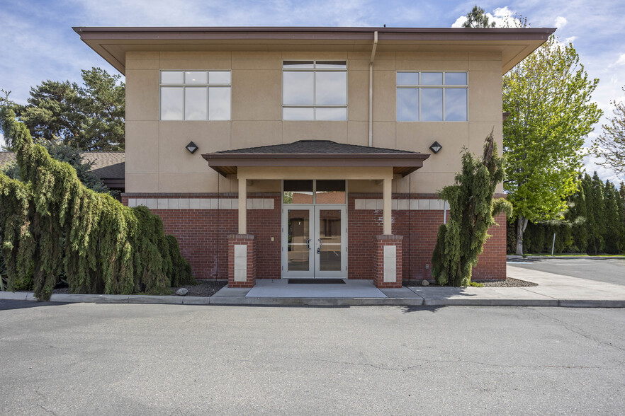 Primary Photo Of 5101 W Clearwater Ave, Kennewick Office For Sale