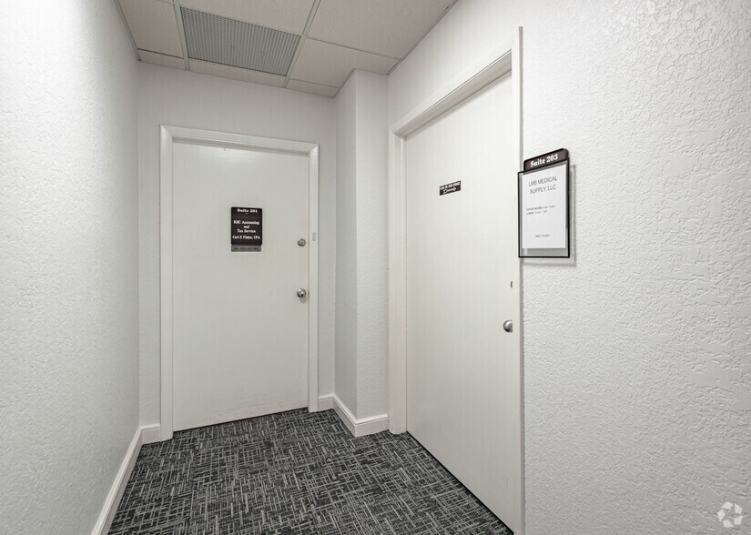 More Photos Of 9600 W Sample Rd, Coral Springs Office For Lease