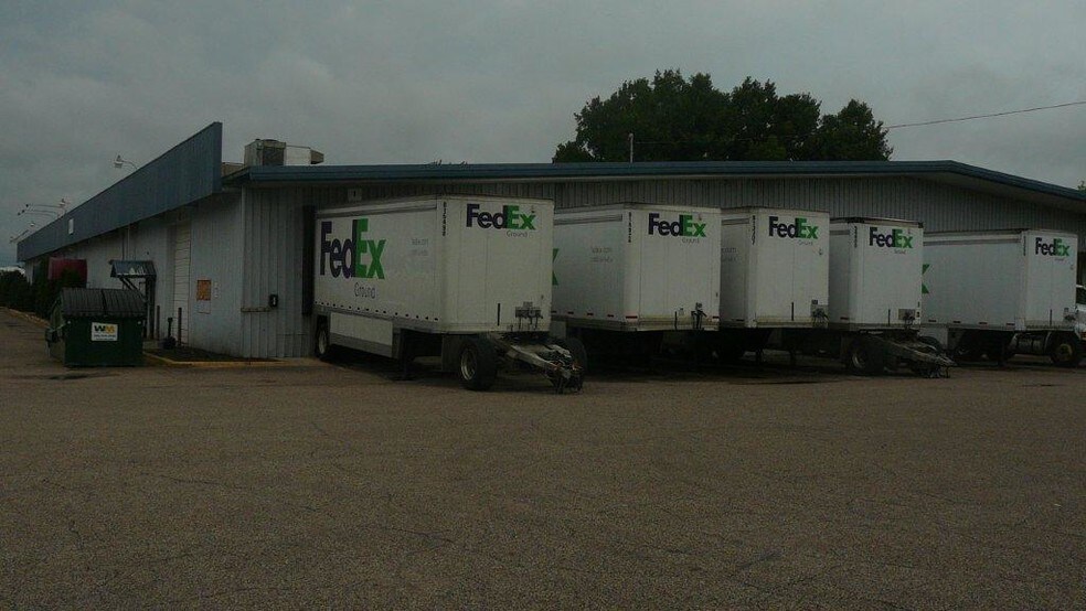 More Photos Of 520 N Star Rd, Holmen Distribution For Lease