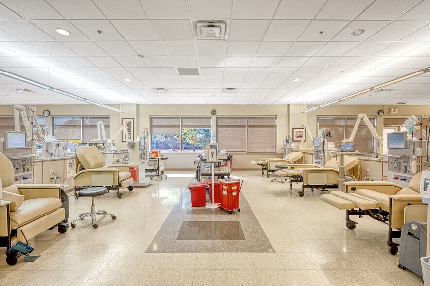 More Photos Of 8410 Decatur St, Westminster Medical For Sale