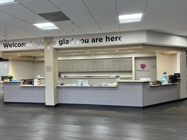 More Photos Of 5005 E Crosstimbers St, Houston Freestanding For Sale