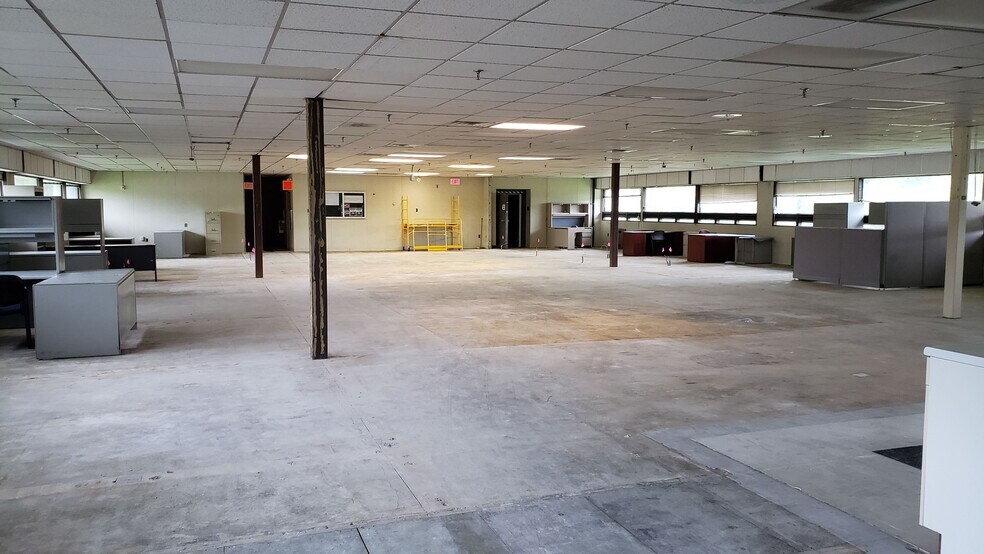 More Photos Of 150 Americus Way, Oak Ridge Office For Sale