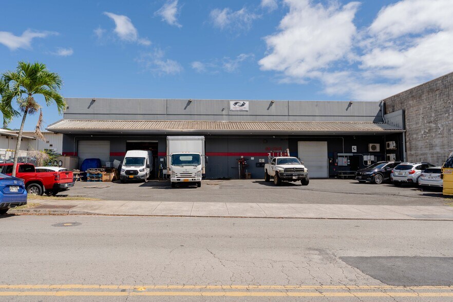 Primary Photo Of 99-1245 Halawa Valley St, Aiea Warehouse For Sale