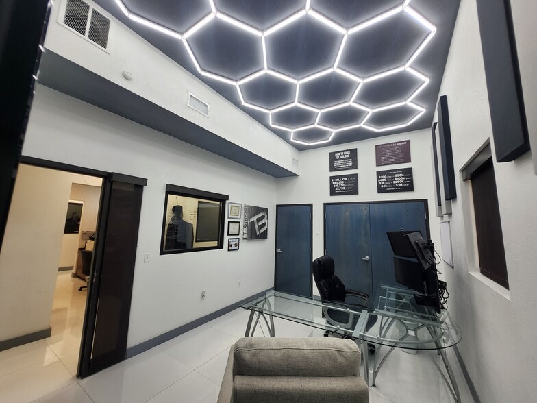 Primary Photo Of 509 Giles Rd, El Paso Unknown For Lease