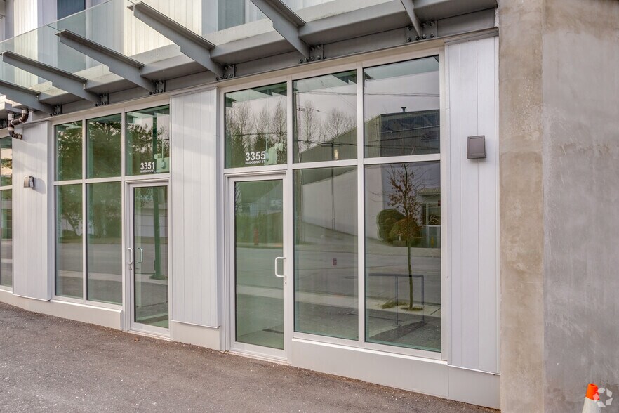 More Photos Of 3333 Bridgeway St, Vancouver Light Distribution For Lease